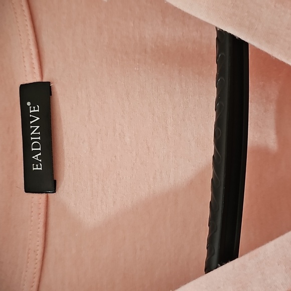 Eadinve Blush Buttoned Short Sleeve Tee - Picture 2 of 4